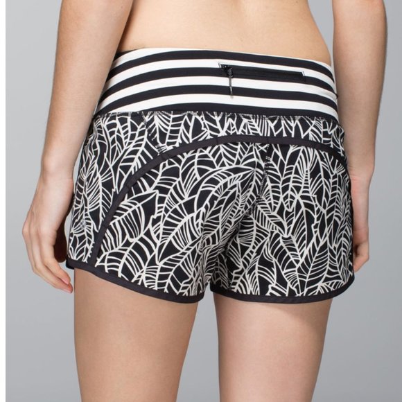 Lululemon Run Times Short *4-Way Stretch Pretty Palm Black Angel Wing 4 - Picture 5 of 16